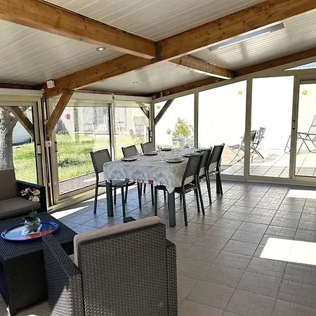 Maison De Plain-pied Avec Jardin Clos, Veranda, Terrasse Et Barbecue, Pres De St Gilles Croix De Vie - Fr-1-224-811 *